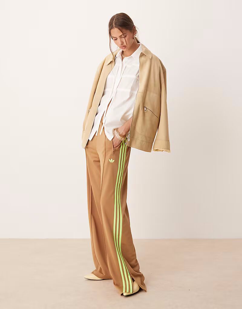 

Спортивные брюки Adidas Originals Firebird Loose бежевого и лаймового цветов