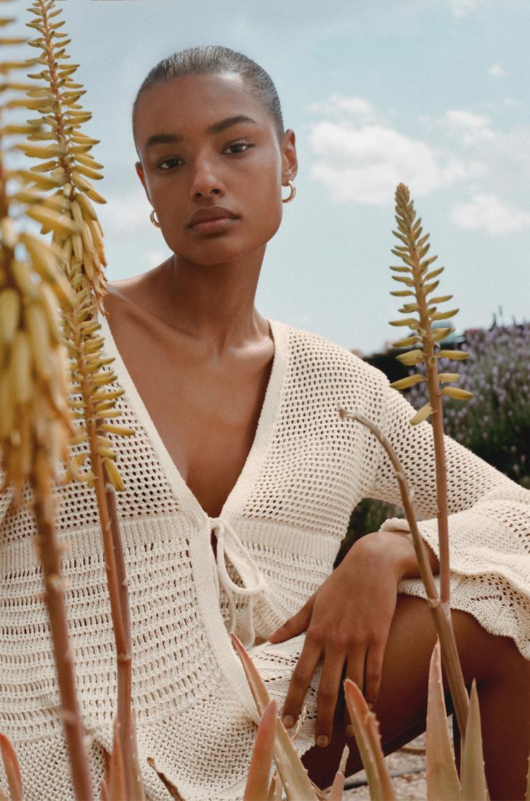 

Вязаный крючком кардиган с завязкой Pull And Bear, экрю