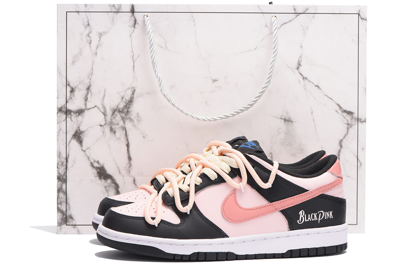 

Кроссовки Nike Dunk Skateboard Shoes Women's Low-Top Black Pink, черный/розовый