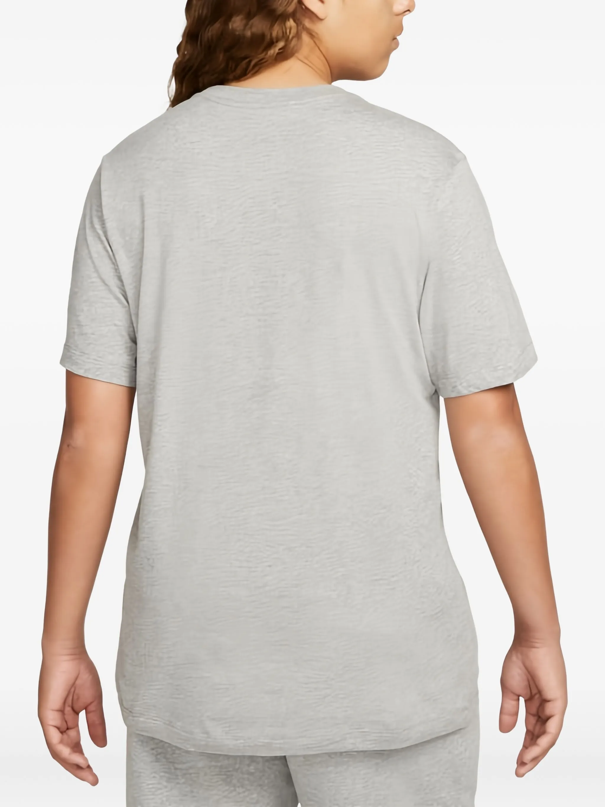 

Футболка с логотипом Swoosh Nike, серый