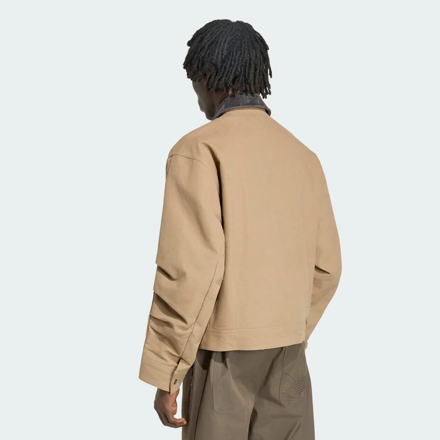 Куртка Adidas Originals Between-Season Jacket Premium Essentials цвета хаки — фото 3