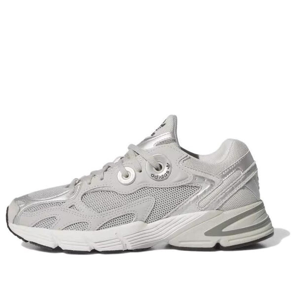 Кроссовки в движении Adidas, серый