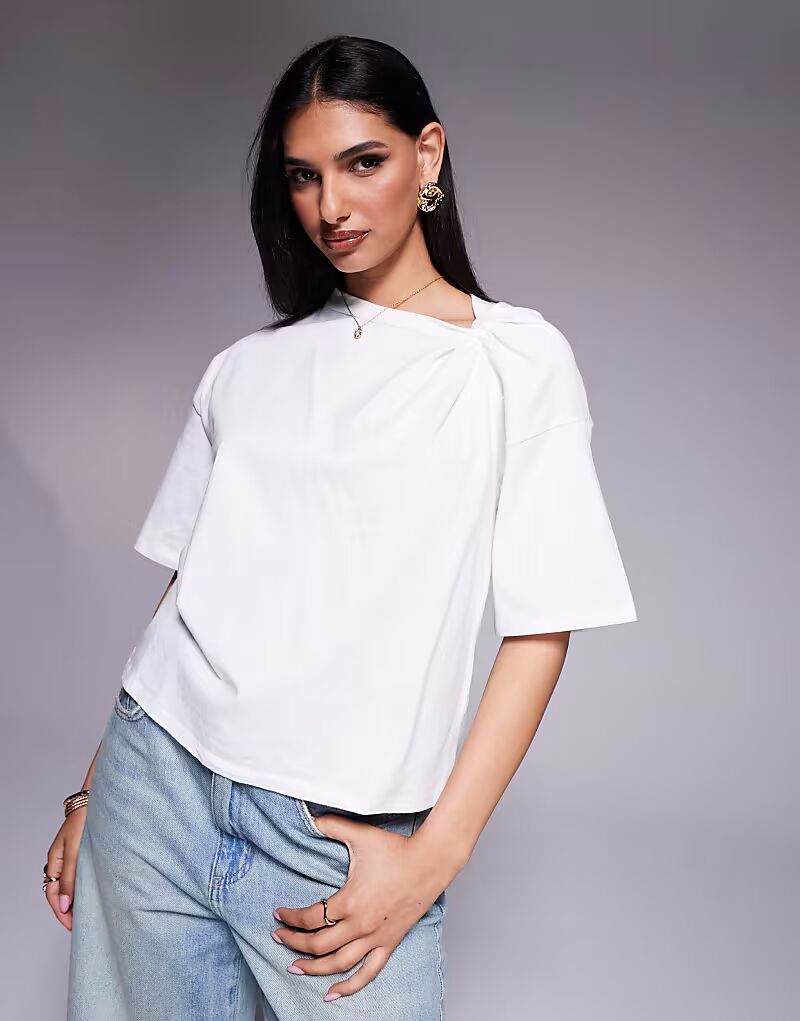 

Футболка ASOS DESIGN с перекрученными плечами белого цвета
