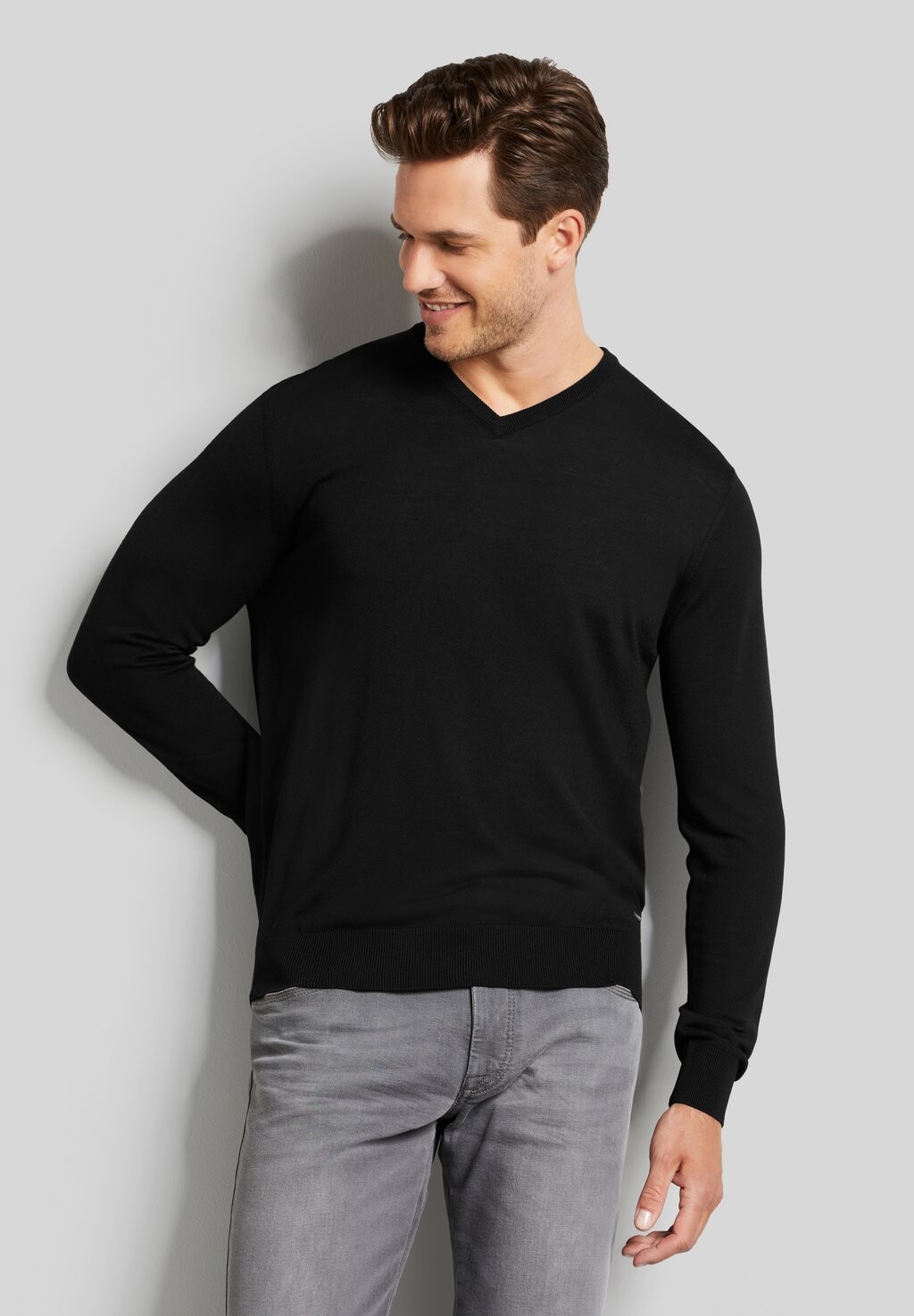 

Вязаный свитер MERINO WOOL bugatti, цвет schwarz