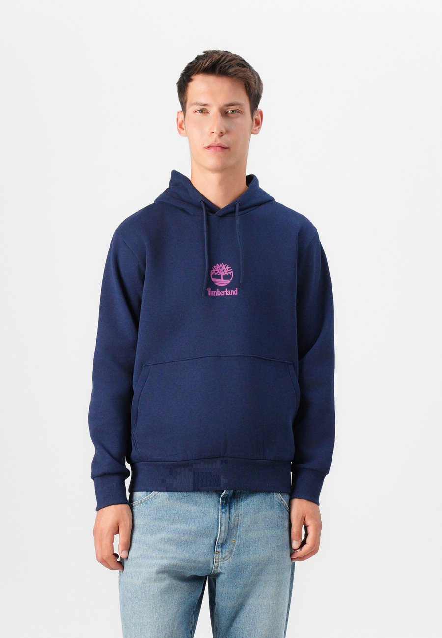 

Толстовка Timberland SMALL LOGO PRINT HOODIE , Peacoat/Dark Blue