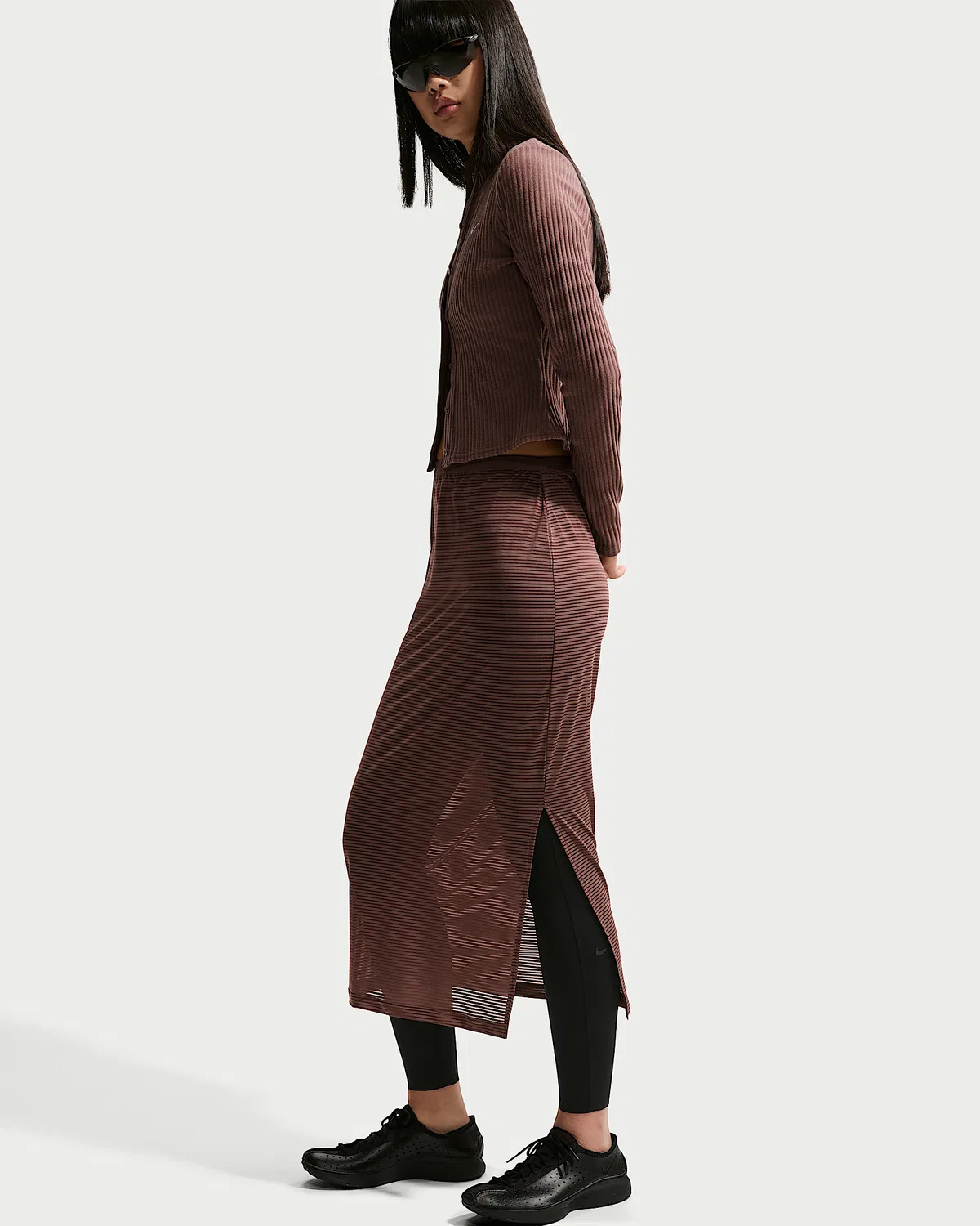 Женская полупрозрачная миди-юбка Nike Sportswear Slim Sheer, Tattoo/Sail — фото 4