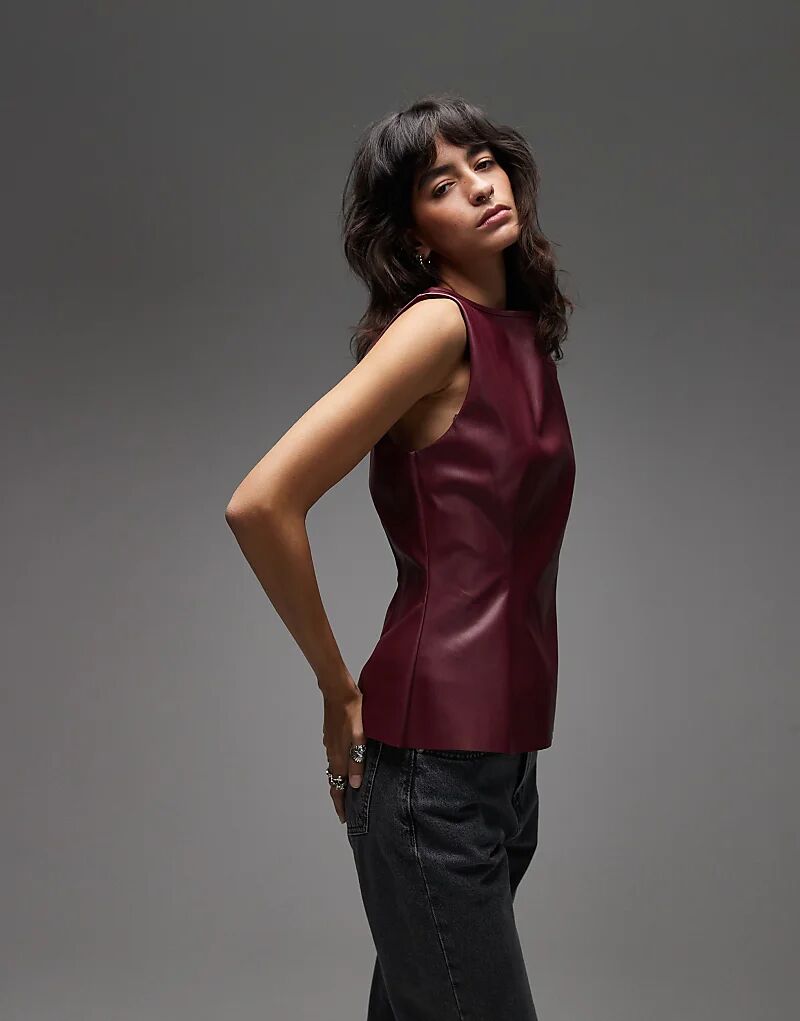 

Футболка ASOS DESIGN из искусственной кожи с защипом, сливового цвета