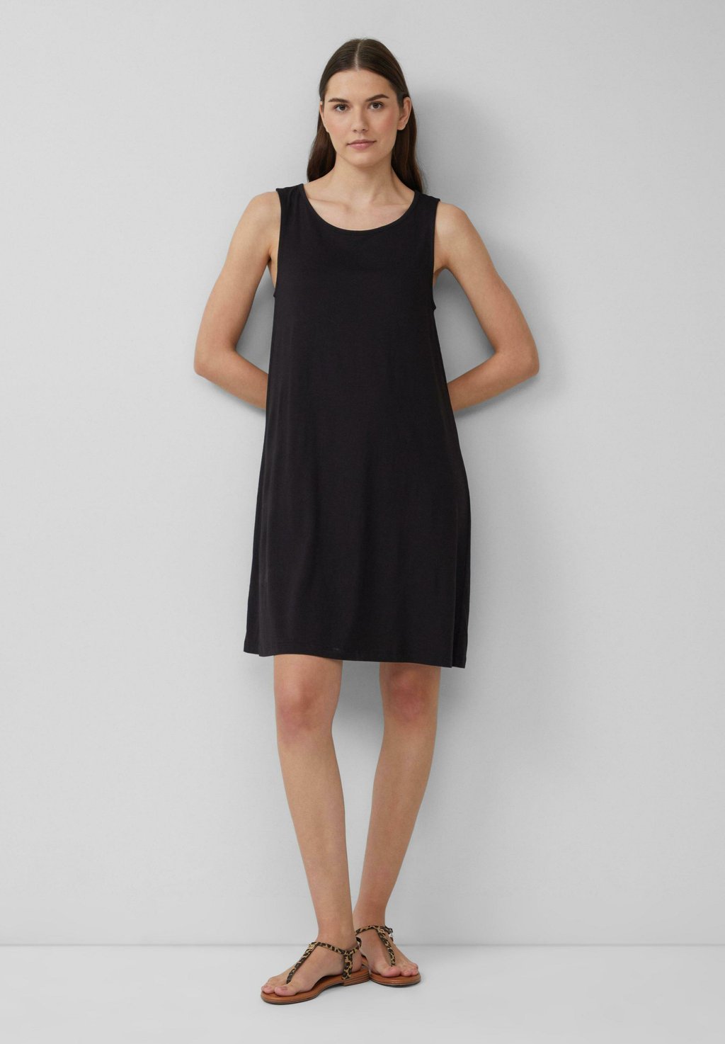 

Платье из джерси KURZES MIT CUT-OUT-DETAIL s.Oliver, черный