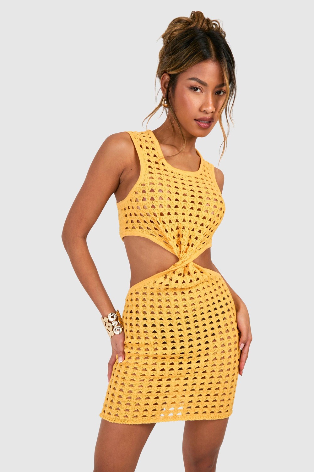 

Мини-платье с закрученным передом, связанное крючком boohoo, золото