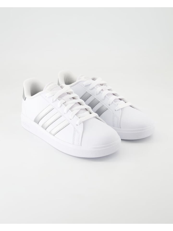

Кроссовки на шнуровке adidas Sneaker, белый