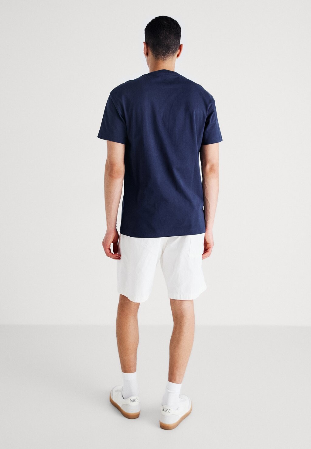 

Простая футболка POCKET TEE Lee, темно-синий