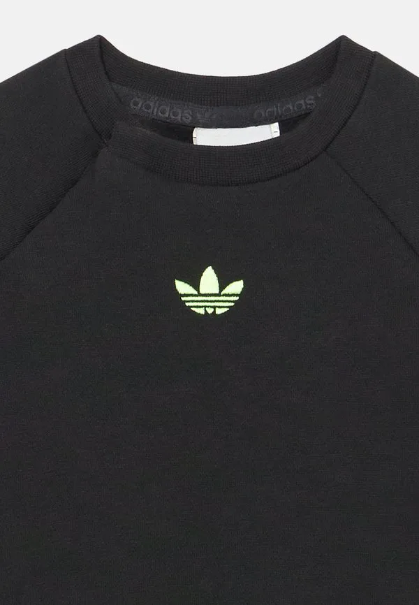 Спортивный костюм унисекс для команды Adidas Originals, Black/Signal Green — фото 4