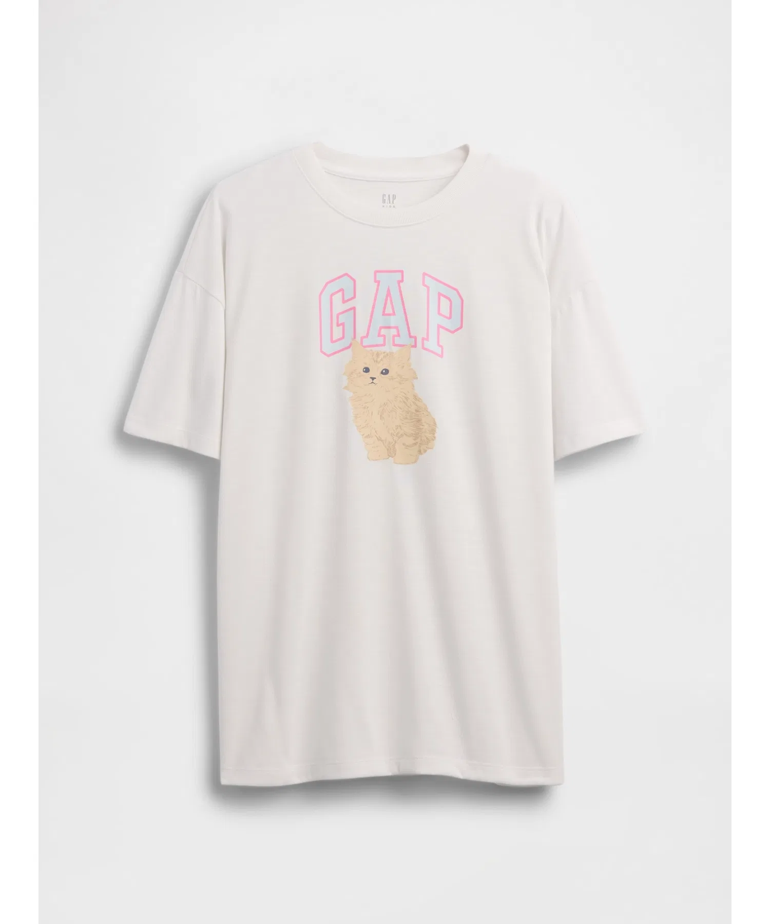 Детская пижамная футболка с крупным графическим логотипом GAP из переработанных материалов.