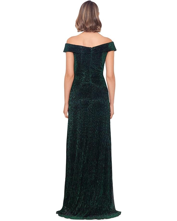 

Платье XSCAPE Off-the-Shoulder Pleated Metallic Gown, цвет Hunter