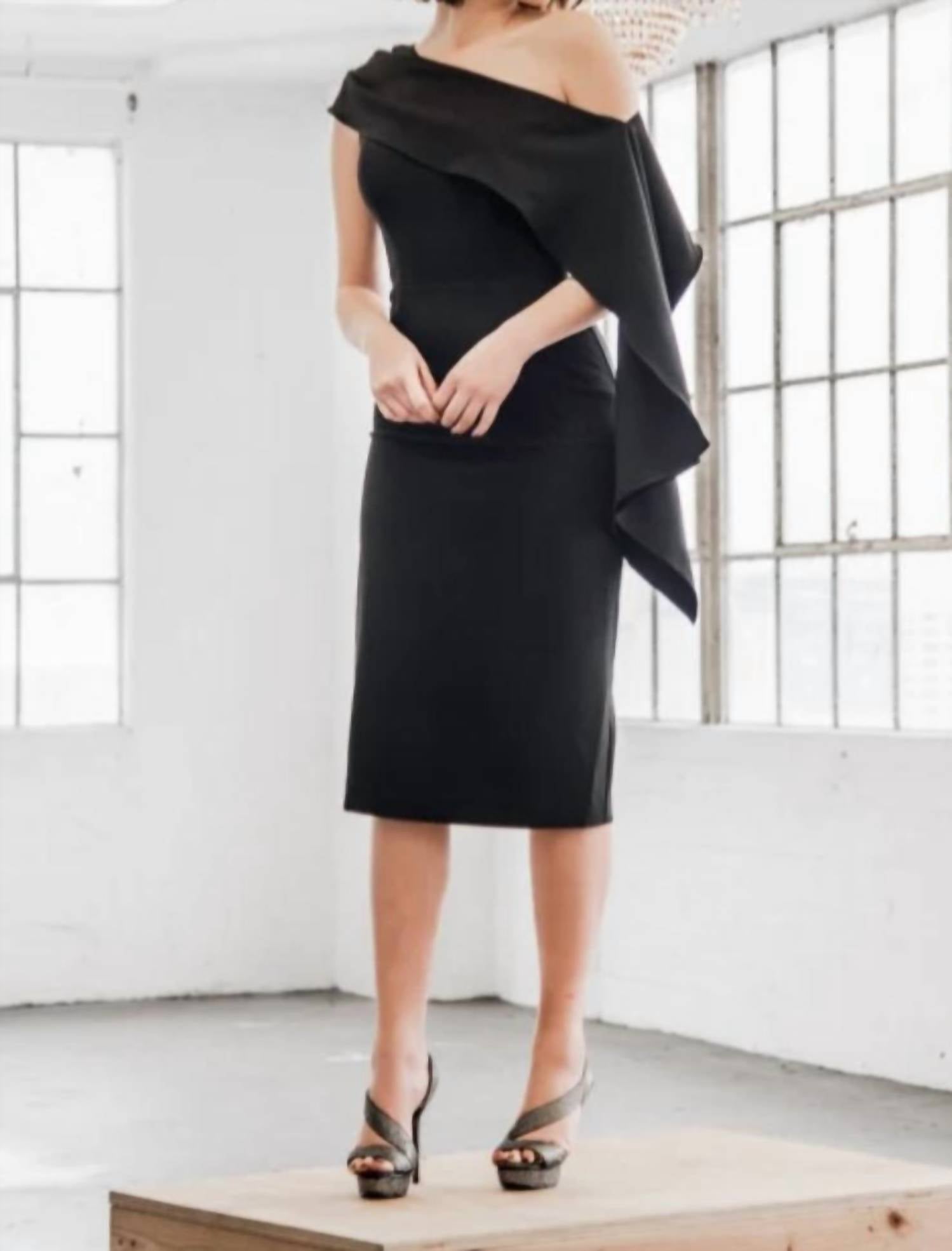 

Коктейльное платье Delilah черного цвета POSH COUTURE