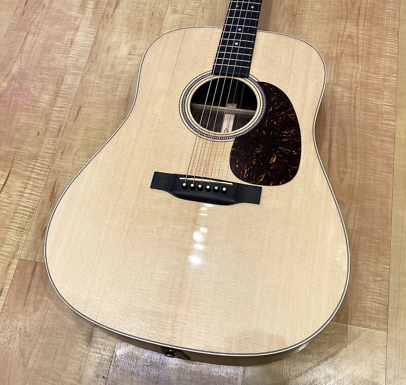 

Акустическая гитара Martin 16 Series Dreadnought Acoustic Electric Guitar D-16E Natural