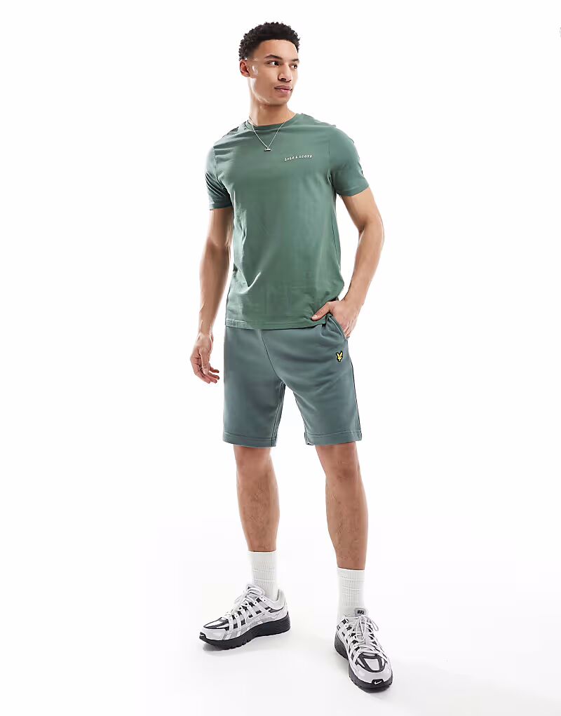 

Lyle & Scott шорты средней длины цвета x583 зеленый ртутный