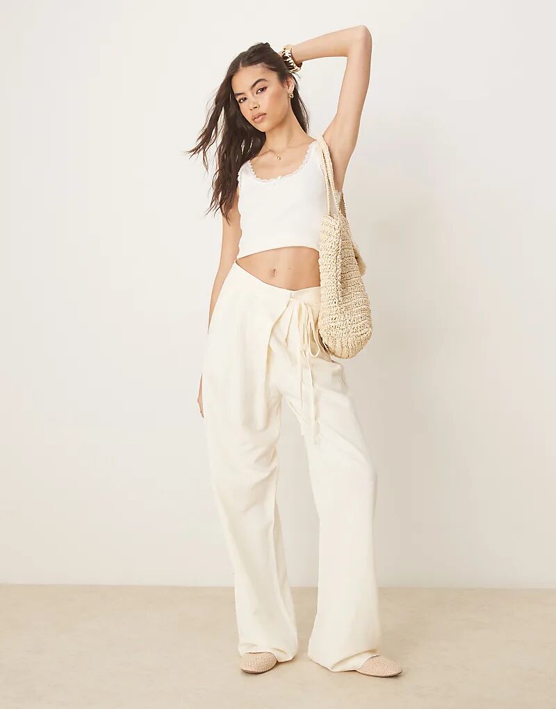 

Высокие брюки ASOS DESIGN Tall из льняной смеси с запахом и завязками цвета слоновой кости