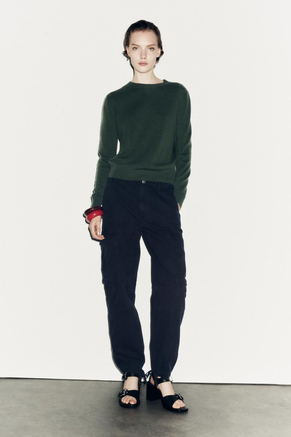 

Кожаные сандалии с пряжкой ZARA, черный