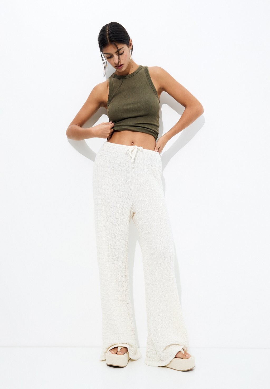 

Брюки Flowing Straight PULL&BEAR, бежевые