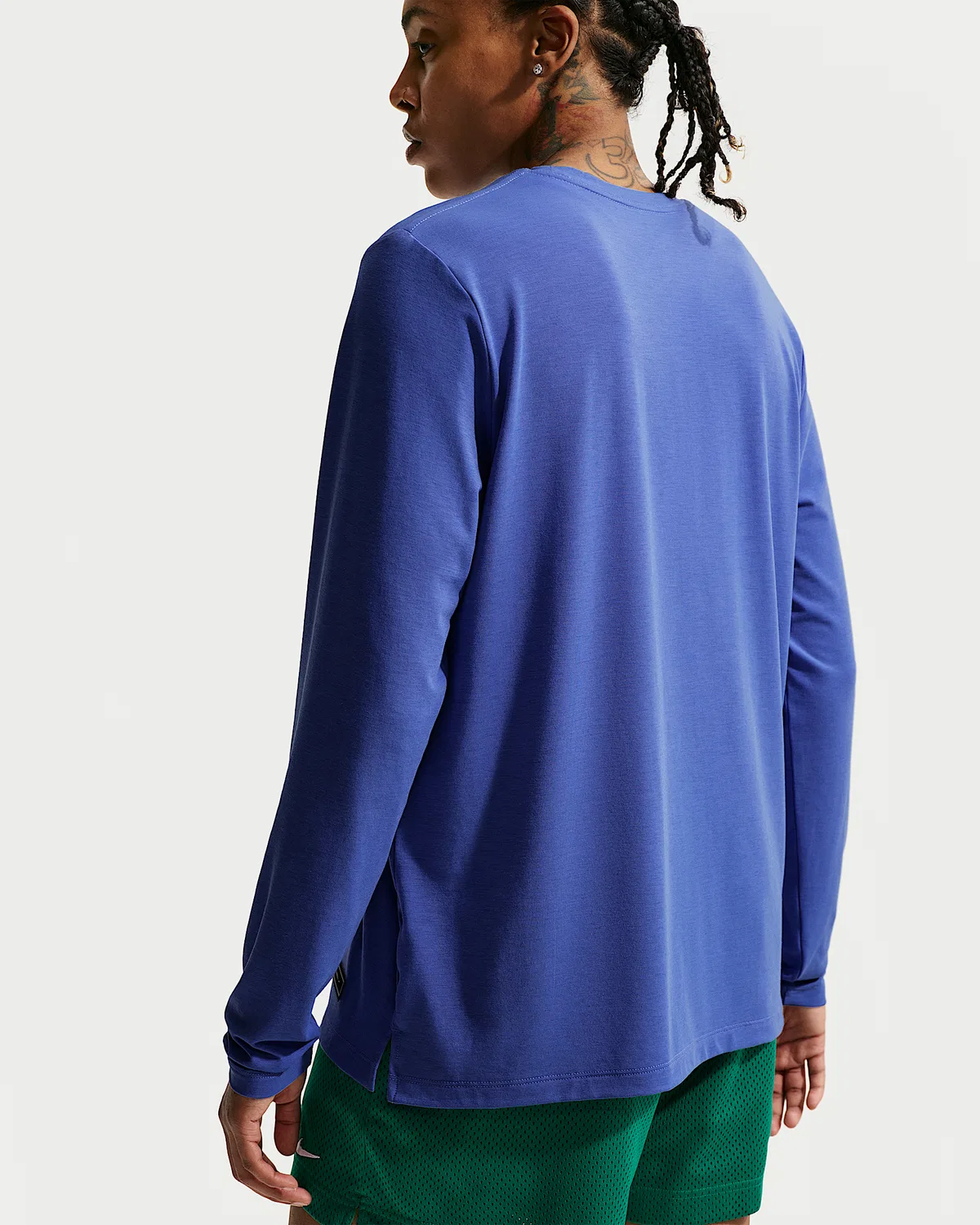 Женская баскетбольная куртка Nike Dri-FIT с длинным рукавом для разминки, Sapphire/White — фото 2