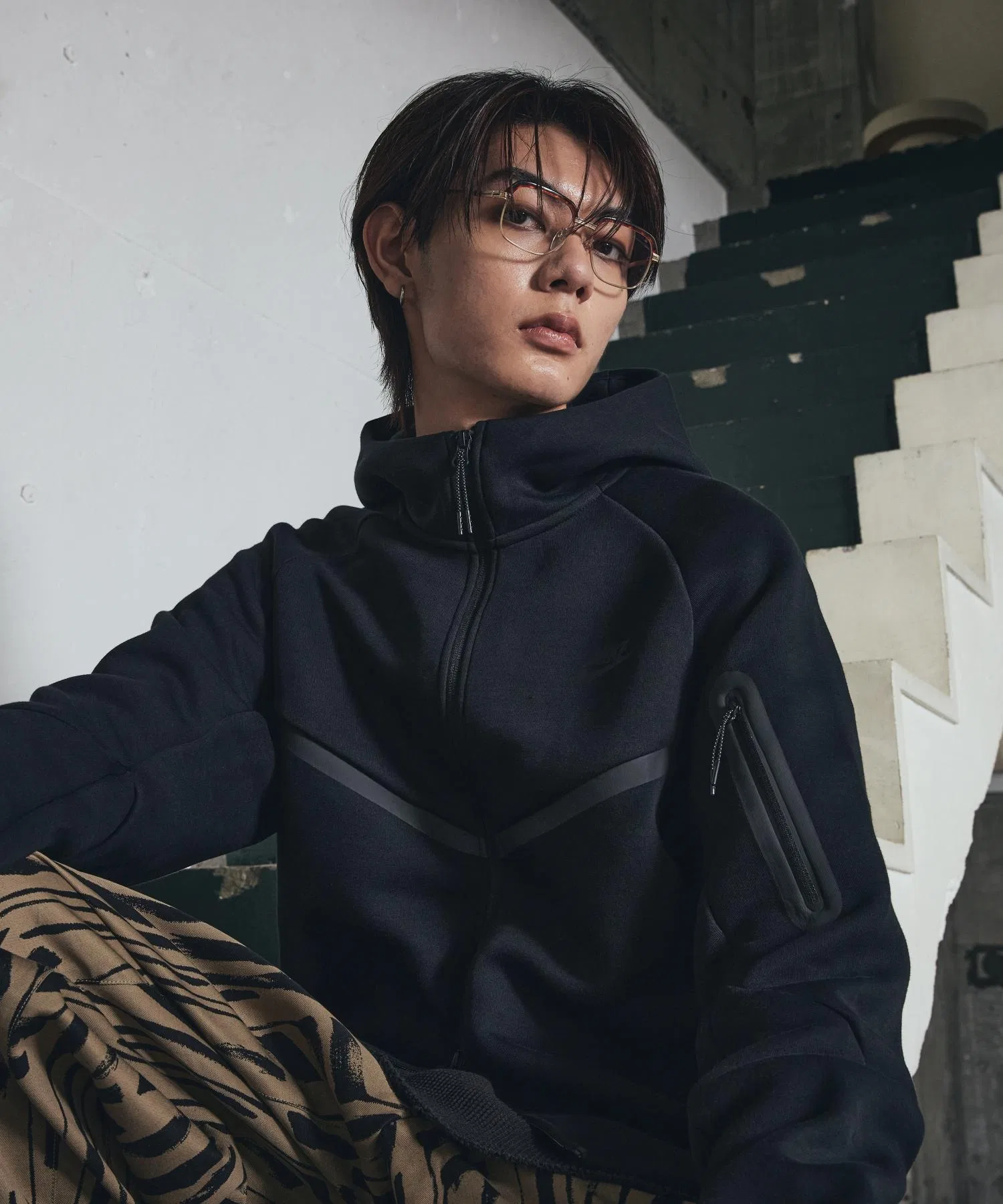 《В наличии комплект》 Мужская толстовка Nike Tech Windrunner на молнии HV0950-010, черная — фото 2