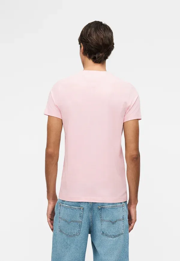 Футболка Tommy Hilfiger Slim Fit Tee Core Essentials Basic T-Shirt, розовый — фото 3