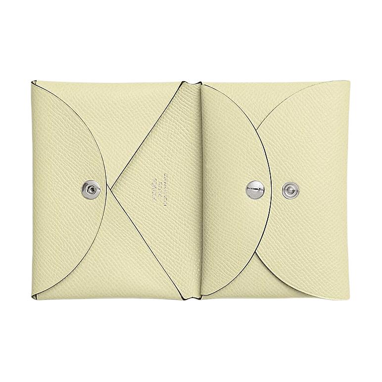 Hermes Женский держатель для карт Calvi Duo Epsom из телячьей кожи, цвет Milton Yellow — фото 2