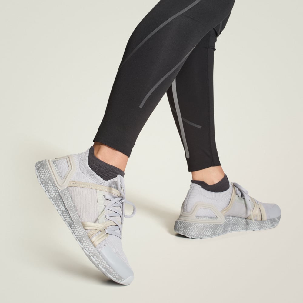 Кроссовки Adidas by Stella McCartney Ultraboost DNA Shoes, цвет Clear Onix/Willow Grey/Silver Metallic