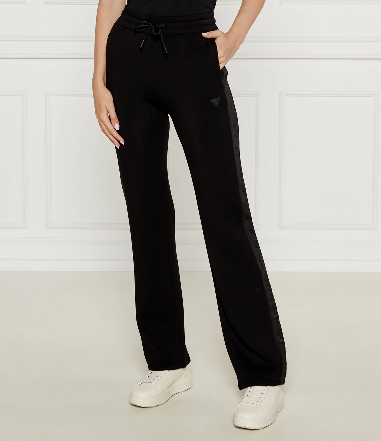 

Спортивные брюки GUESS ACTIVE Regular Fit, черный