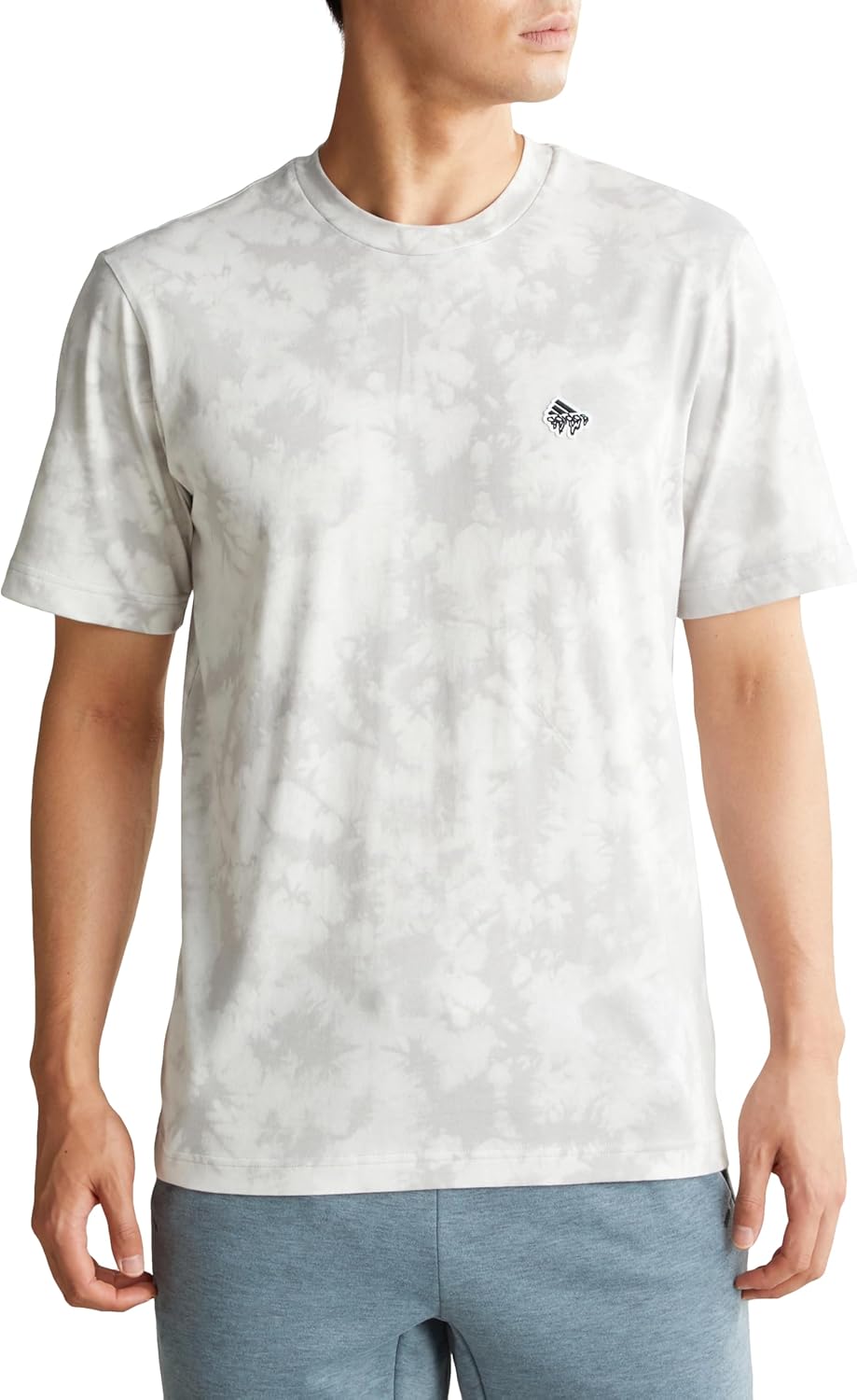 

Мужская футболка Adidas JTM55 с коротким рукавом, All Day Dream About. Футболка с коротким рукавом и графическим принтом, белый