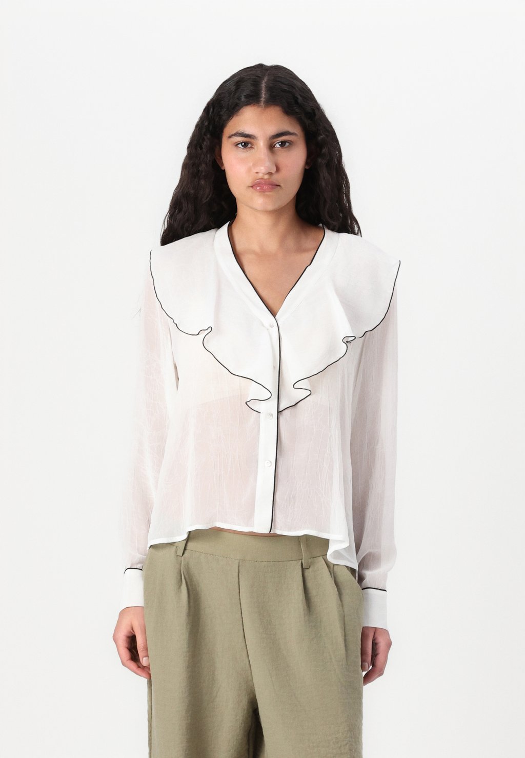 

Блуза ONLVIBER FRILL V NECK SHIRT ONLY, кремовый