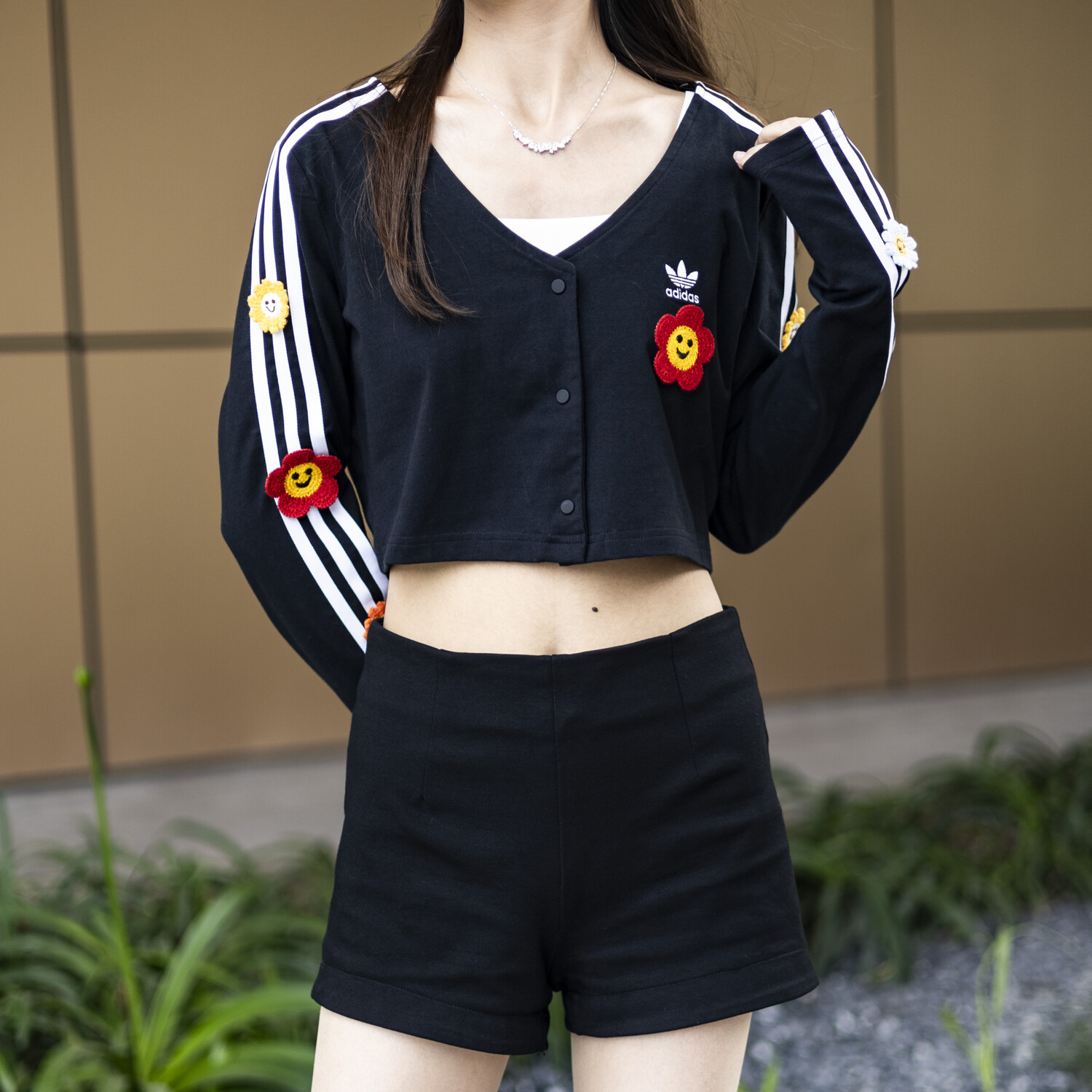 

Укороченный топ женский черный Adidas Originals