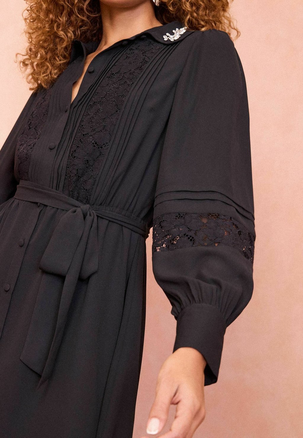 

Платье-рубашка REGULAR FIT COLLARED Love & Roses, черный