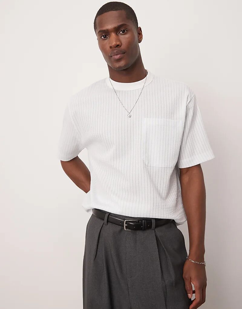 

Футболка свободного кроя ASOS DESIGN с нагрудным карманом в сине-белую фактурную полоску