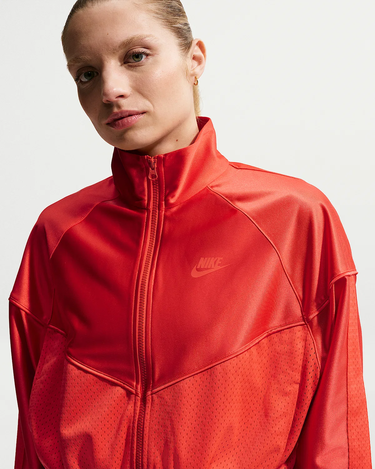 Женская оверсайз куртка Windrunner Nike Sportswear, Light Crimson/Light Crimson