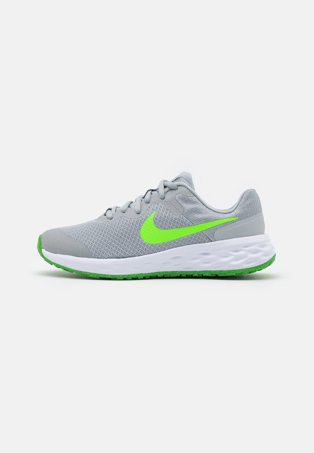 

Кроссовки нейтрального цвета NIKE REVOLUTION 6 (GS) Nike, цвет light smoke grey/green strike/dark smoke grey/chrome