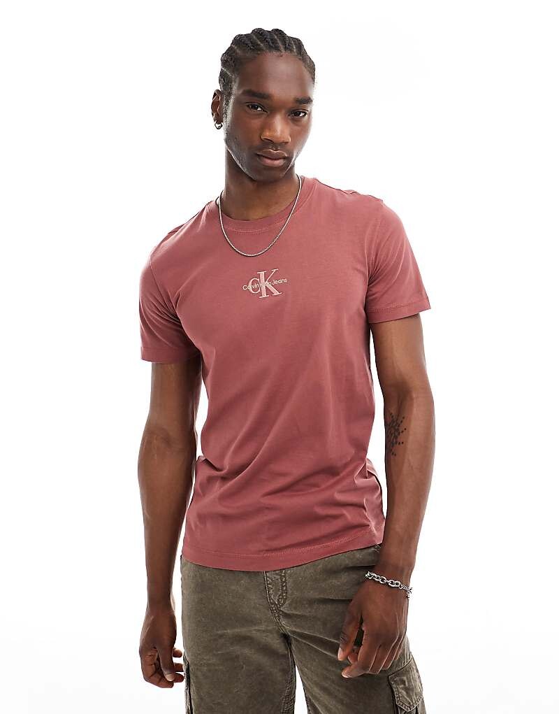 

Calvin Klein Jeans – красная футболка с логотипом-монограммой