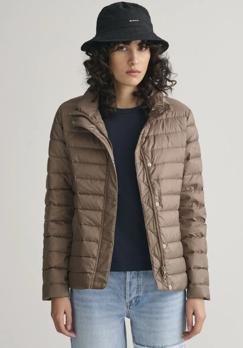 

Стеганая куртка Gant "LIGHT DOWN JACKET", водоотталкивающая, легкая стеганая куртка, непромокаемая, цвет Desert Brown