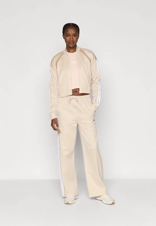 Комплект спортивного костюма для командных видов спорта Adidas Sportswear, Crystal Linen/White — фото 2
