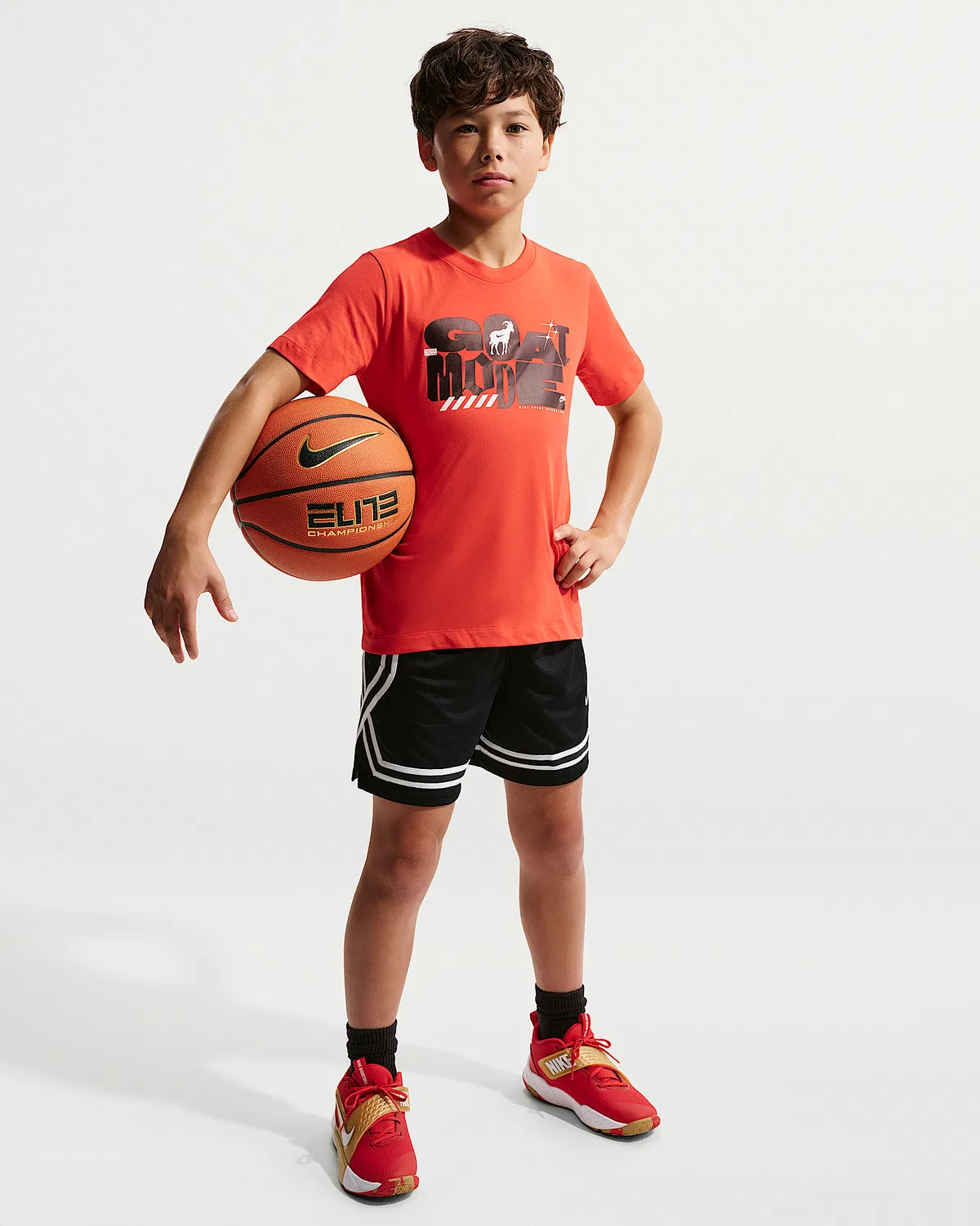 Детская футболка Nike Sportswear, Light Crimson — фото 4