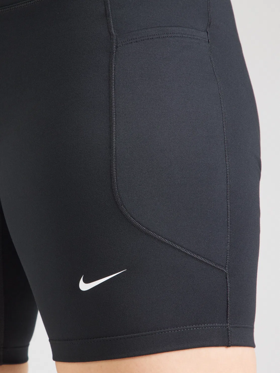 Облегающие спортивные шорты Nike ONE черного цвета — фото 2