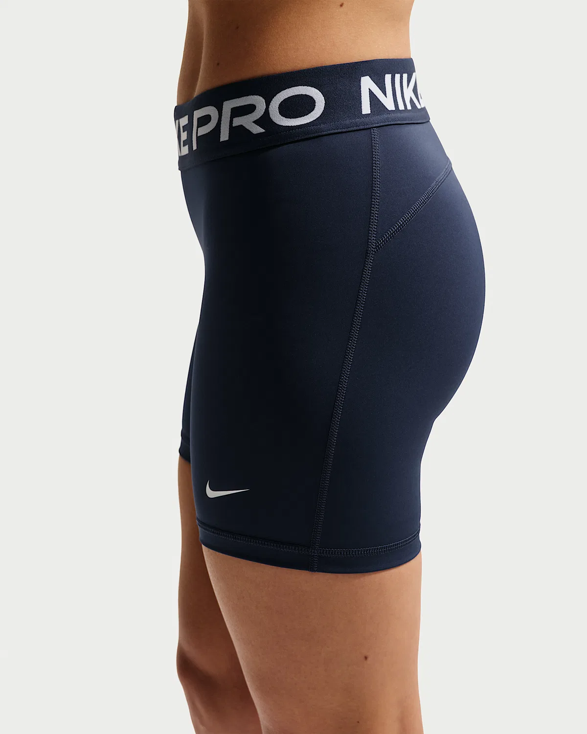 Женские шорты Nike Pro 365 с завышенной талией, 5", Midnight Navy/White — фото 3