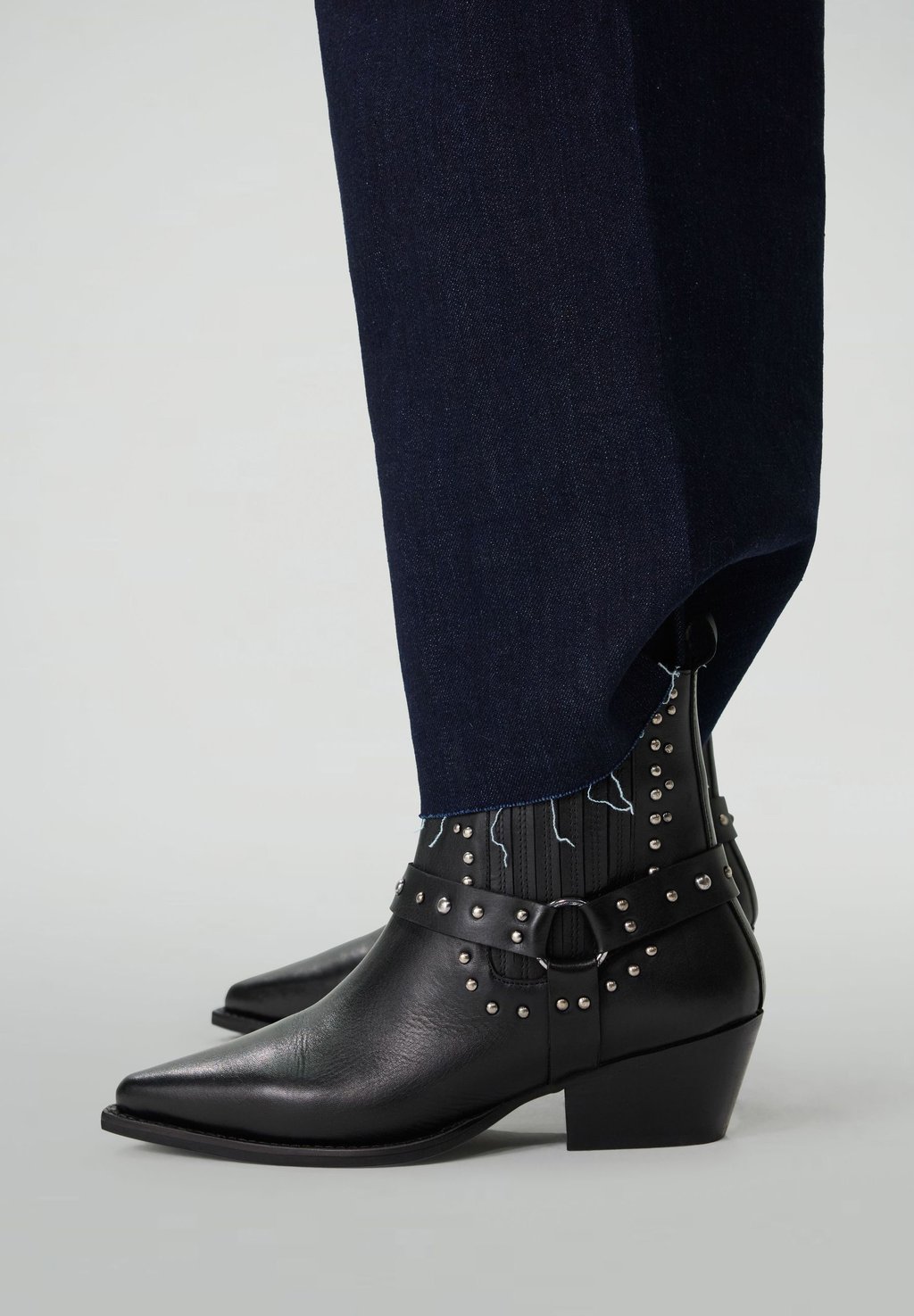 Ковбойские/байкерские ботинки WESTERN MET STUDS sacha, черный