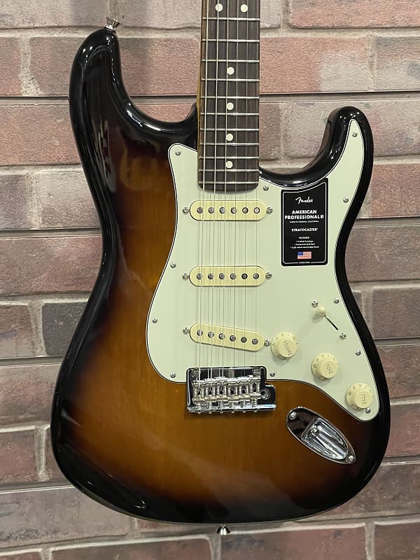 

Электрогитара Fender 70th Anniversary American Pro II Stratocaster 2023 - Two tone