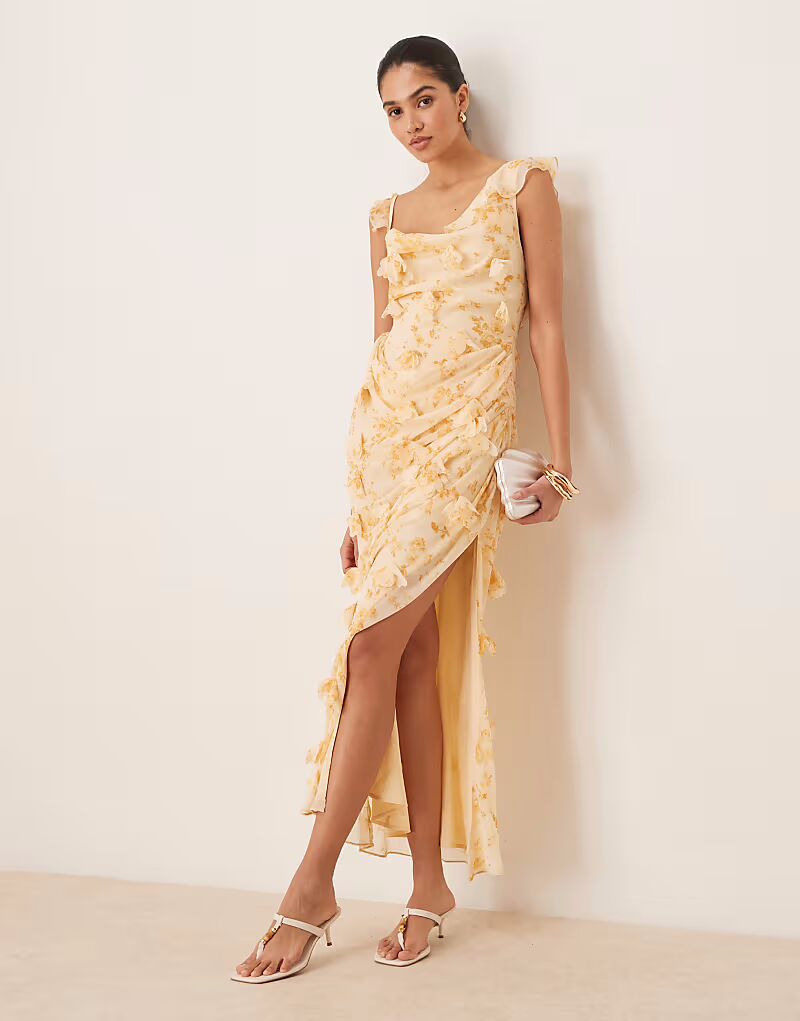 

Платье мидакси с объемными цветочными драпировками, оборками на рукавах, открытой спиной и мелким цветочным принтом Asos Design