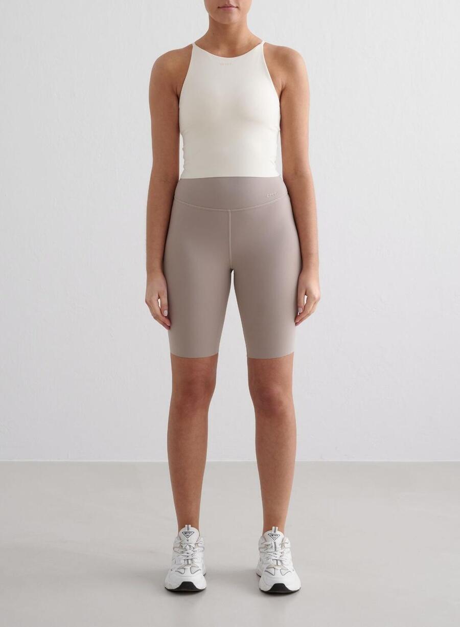 

AIM'N Женские шорты для пилатеса, влагоотводящие, устойчивые к приседаниям, темно-бежевые