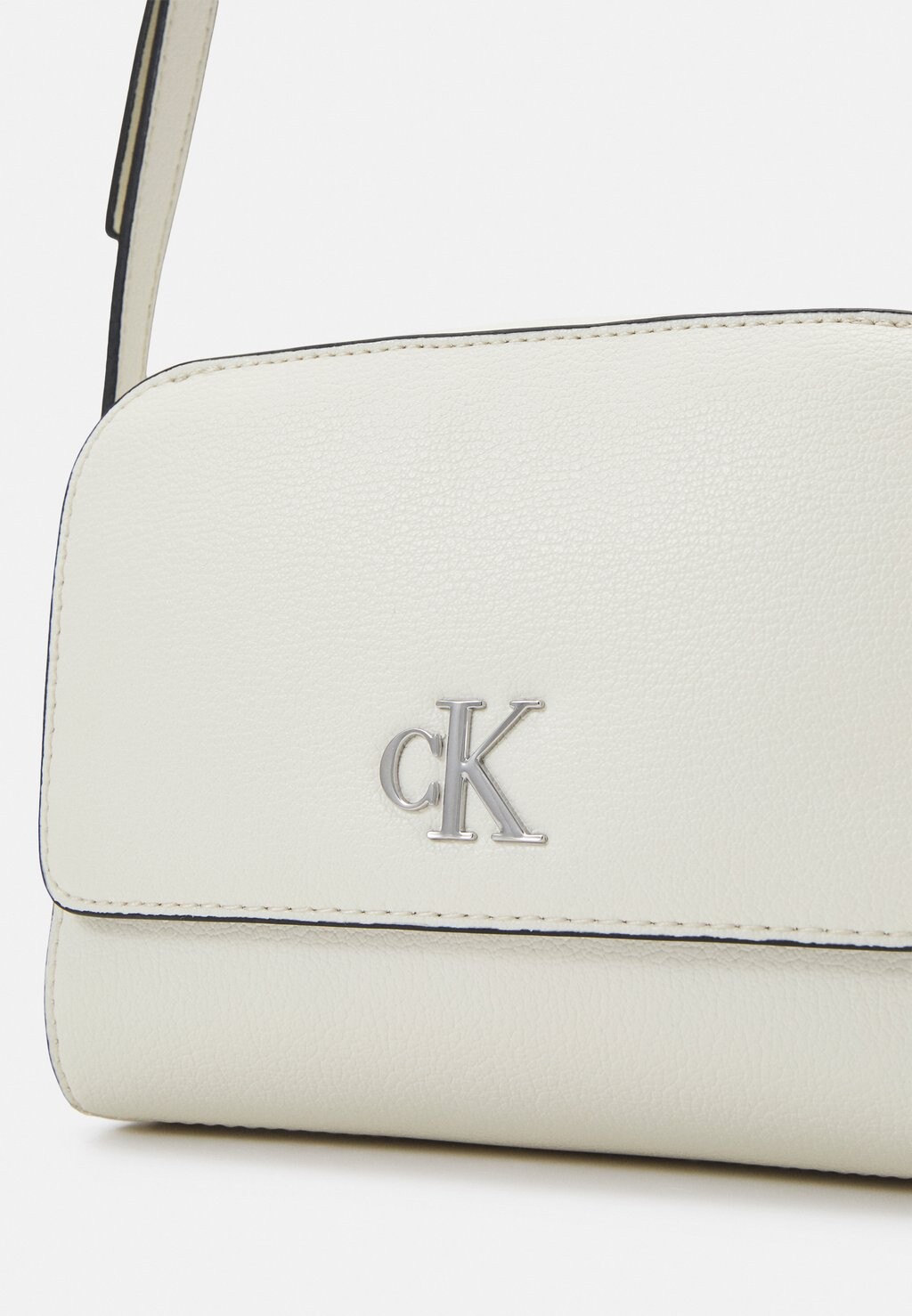 

Сумка через плечо Minimal Monogram Camera Bag Calvin Klein, кремово-белая