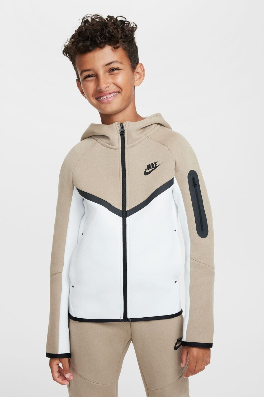 

Толстовка с капюшоном из технологического флиса с застежкой молнией Nike, белый