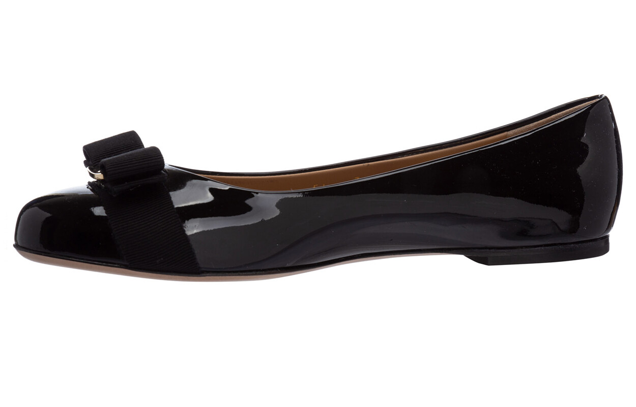

Ferragamo Туфли Varina из блестящей кожи женские черные, Черный, Ferragamo Туфли Varina из блестящей кожи женские черные